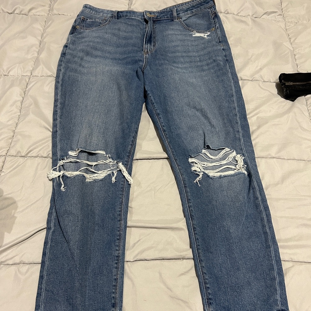 American Eagle Mom Jeans